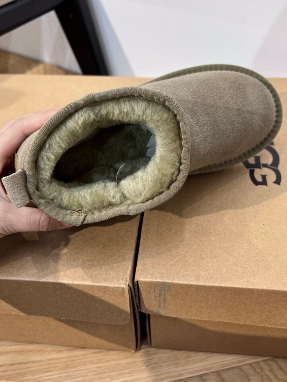 UGG khaki-grey platform short snow boots - Picture 7 of 9